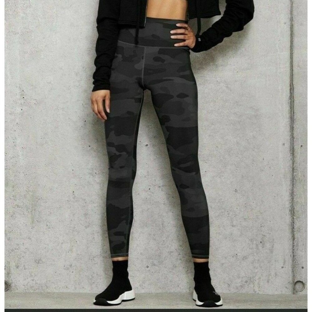 ALO Vapor High Waist Capri Crop Leggings Camouflage Print XX-Small (00-0) NEW